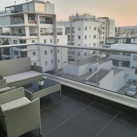 Διαμέρισμα Lovely 2-Bed Apartment In Larnaca Λάρνακα