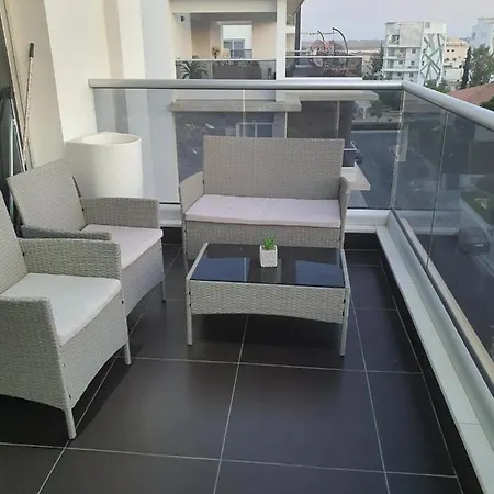 Lovely 2-Bed Apartment In Larnaca Apartamento *