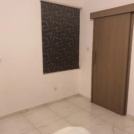 Lovely 2-Bed Apartment In Larnaca Apartamento Lárnaca