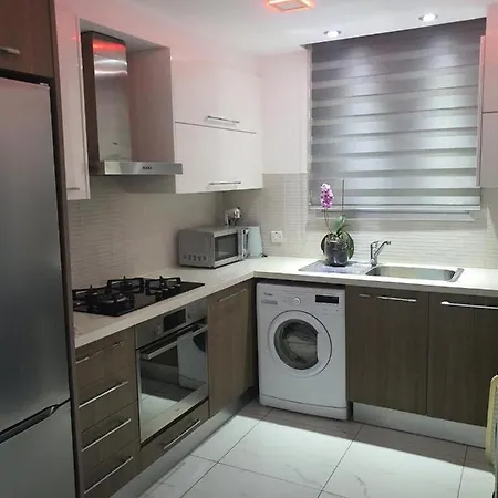 Lovely 2-Bed Apartment In Larnaca